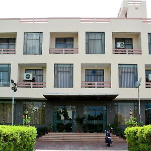 Oyo 6012 Hotel Rockwell